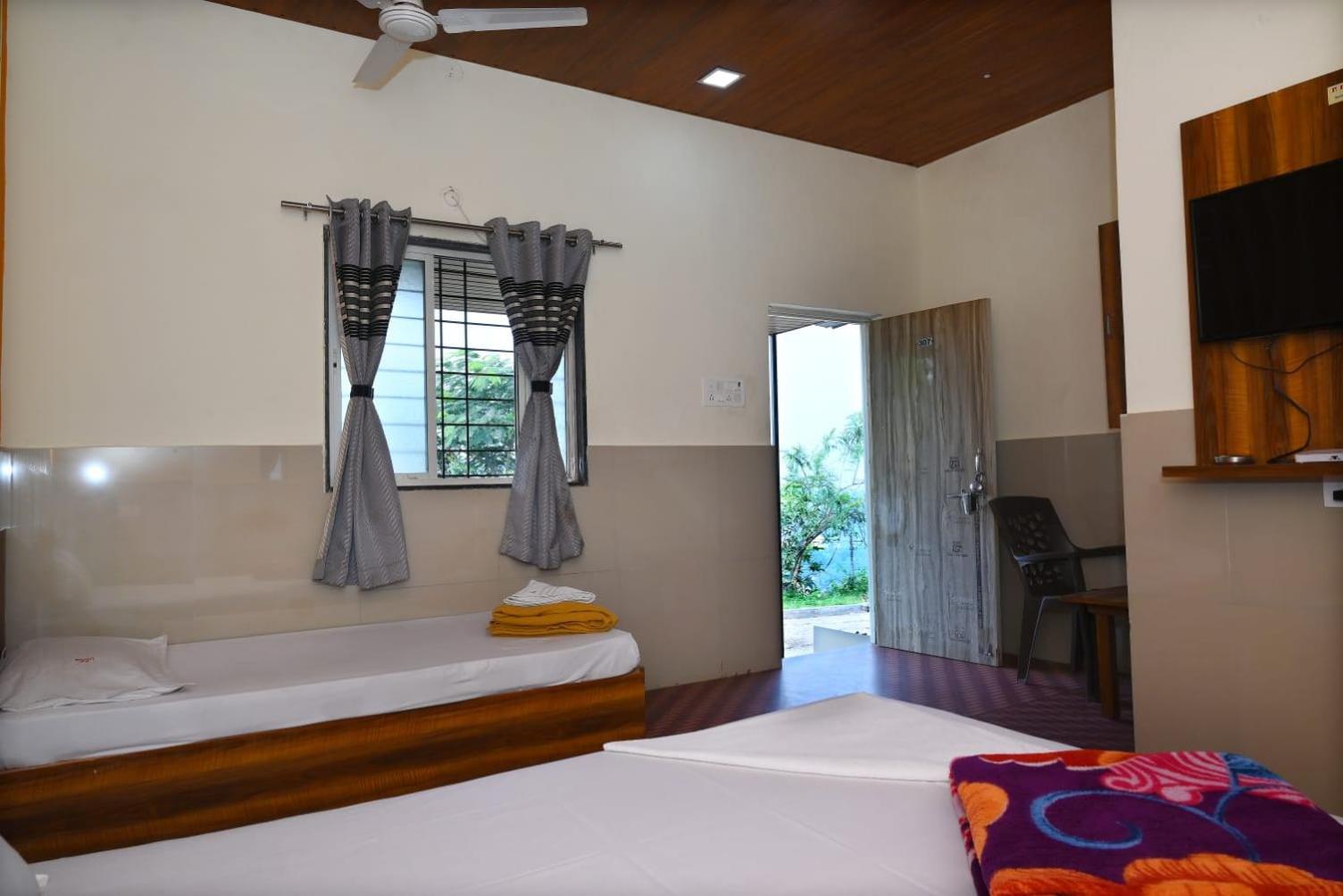 P P Lodging Mangvadi ภายนอก รูปภาพ