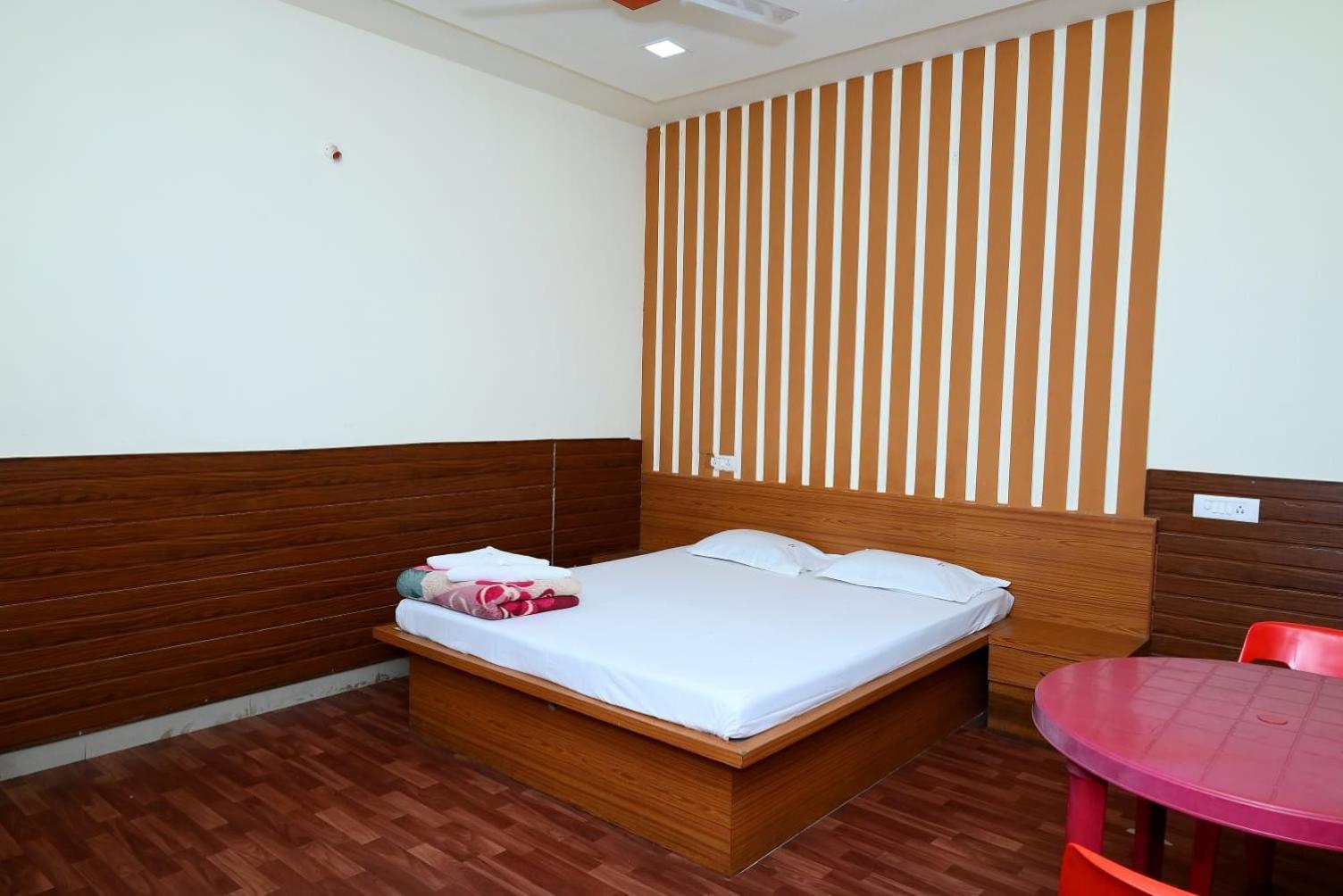 P P Lodging Mangvadi ภายนอก รูปภาพ