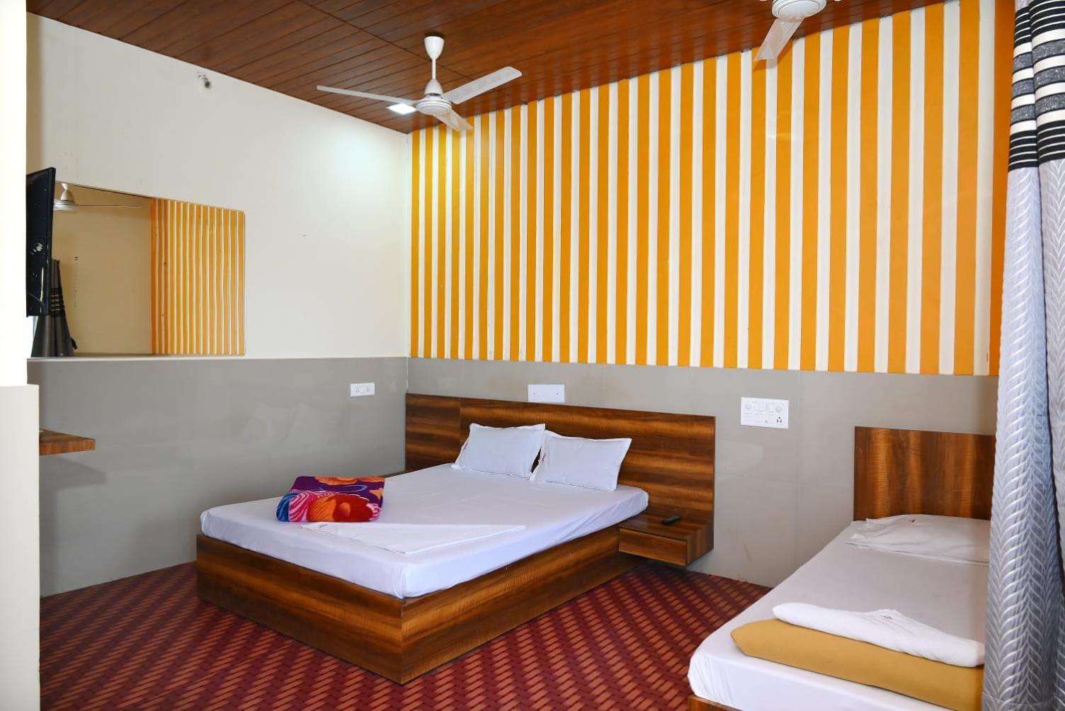 P P Lodging Mangvadi ภายนอก รูปภาพ