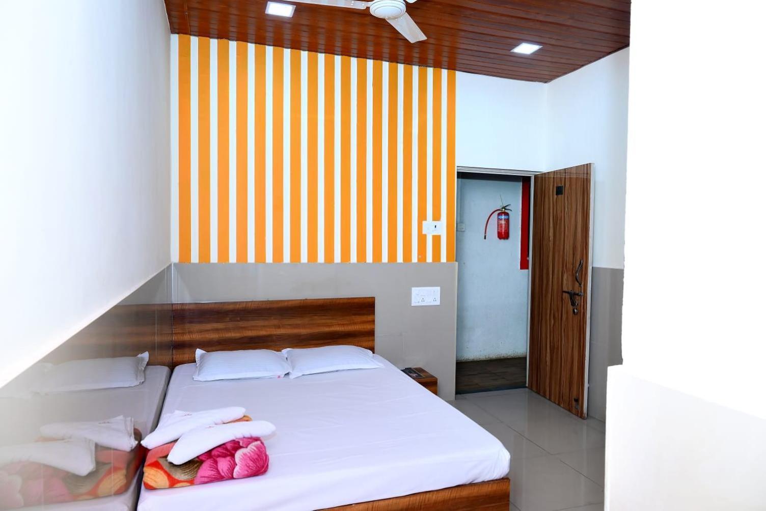 P P Lodging Mangvadi ภายนอก รูปภาพ