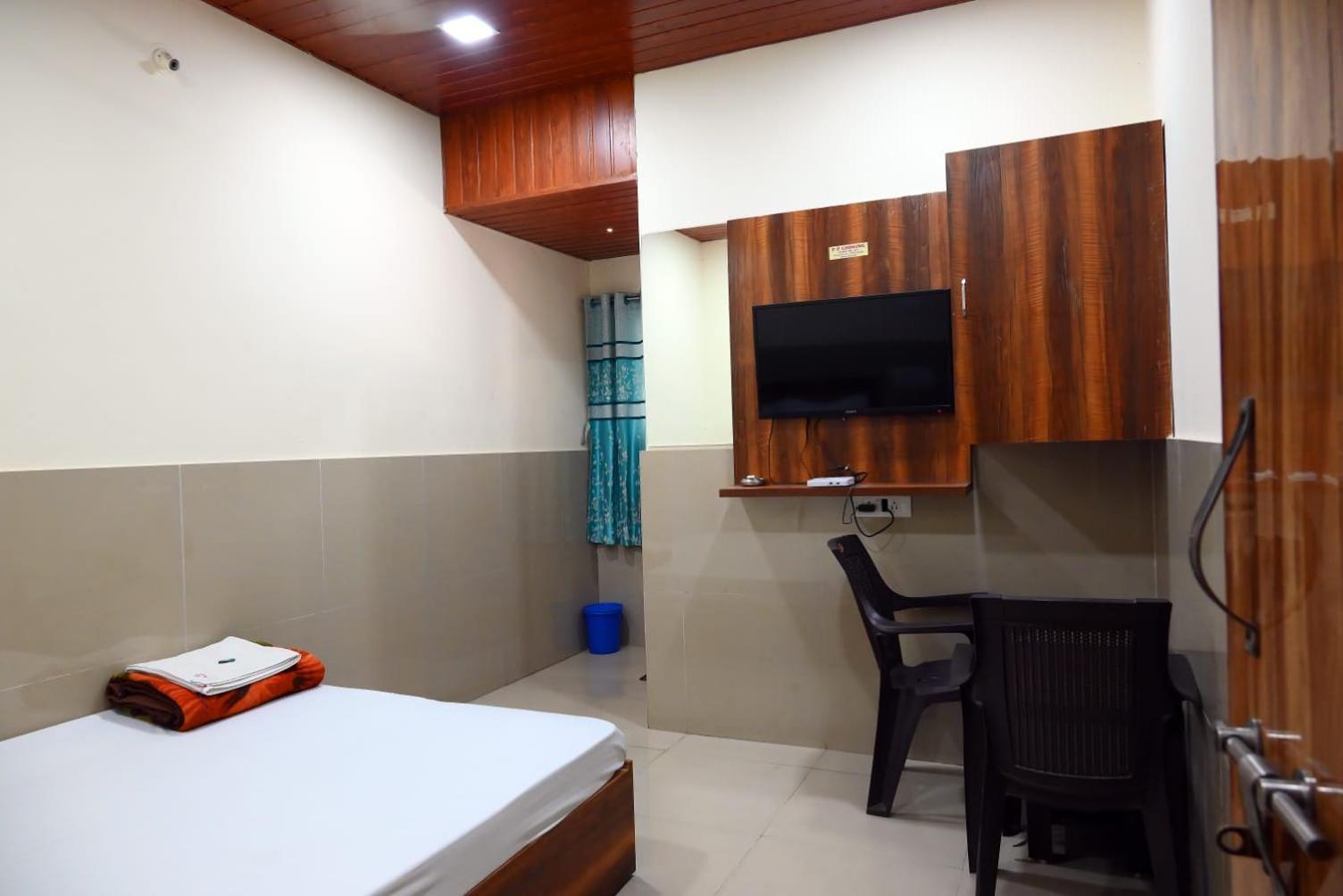 P P Lodging Mangvadi ภายนอก รูปภาพ